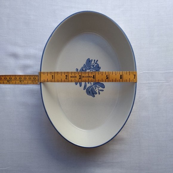 Vintage Pfaltzgraff Yorktowne Oval Serving Bowl - Picture 4 of 6